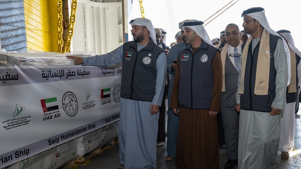 "سفينة صقر الإنسانية" تصل إلى ميناء العريش حاملة مساعدات لغزة