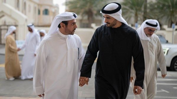 زايد بن محمد بن زايد يقدم واجب العزاء في وفاة والدة عبدالحميد محمد عبدالحميد الحوسني