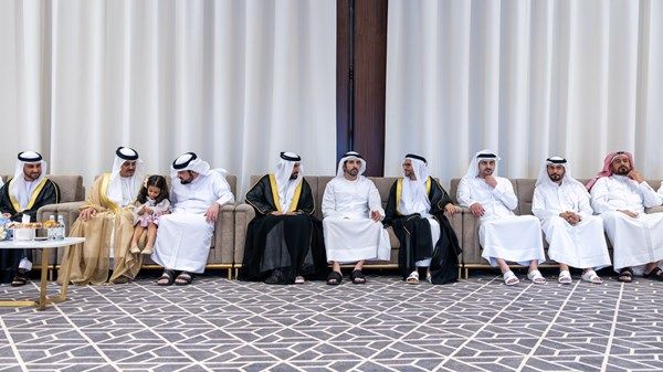 حمدان ومكتوم وأحمد بن محمد يحضرون أفراح بن سليمان والمهيري