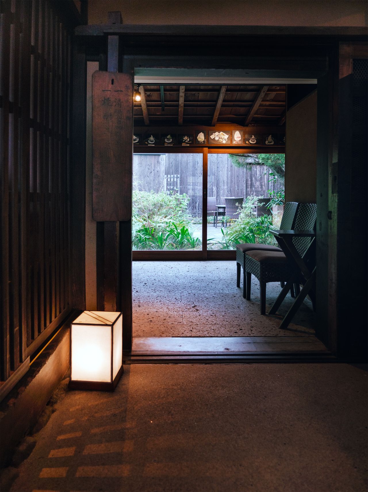 اليابان | في قلب طوكيو… مقهى ميسيغورا هيساموري يعيد إحياء الحلويات اليابانية التقليدية