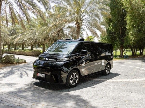 "أبوظبي للتنقل" يوسّع خدمات "روبوتاكسي"