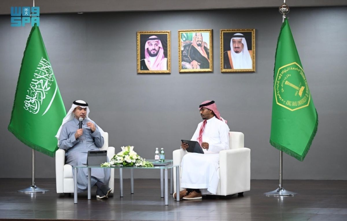 وزير الإسكان: الذكاء الاصطناعي والشباب 
ركيزتان لبناء مدن المستقبل الذكية والمستدامة