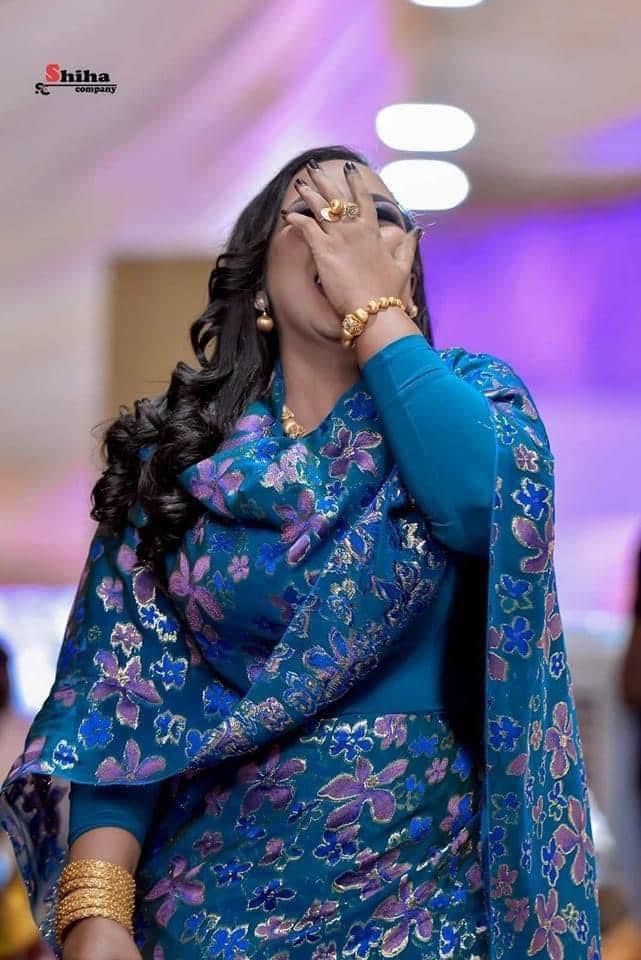 شاهد بالفيديو.. خلال إحيائها حفل خاص.. الفنانة هدى عربي تنفجر بالضحك وتفشل في إكمال وصلتها الغنائية وتكشف الأسباب