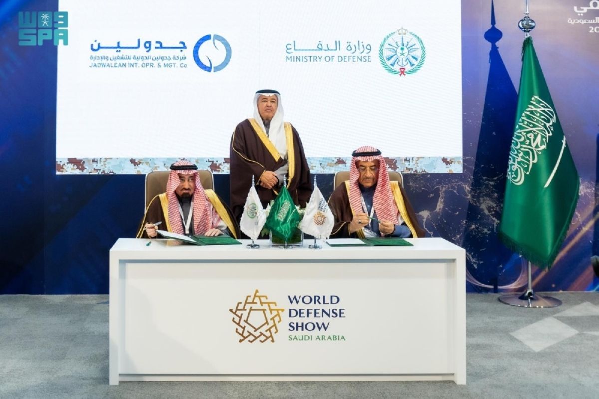 28 عقدا وقعتها وزارة الدفاع 
مع شركات محلية ودولية