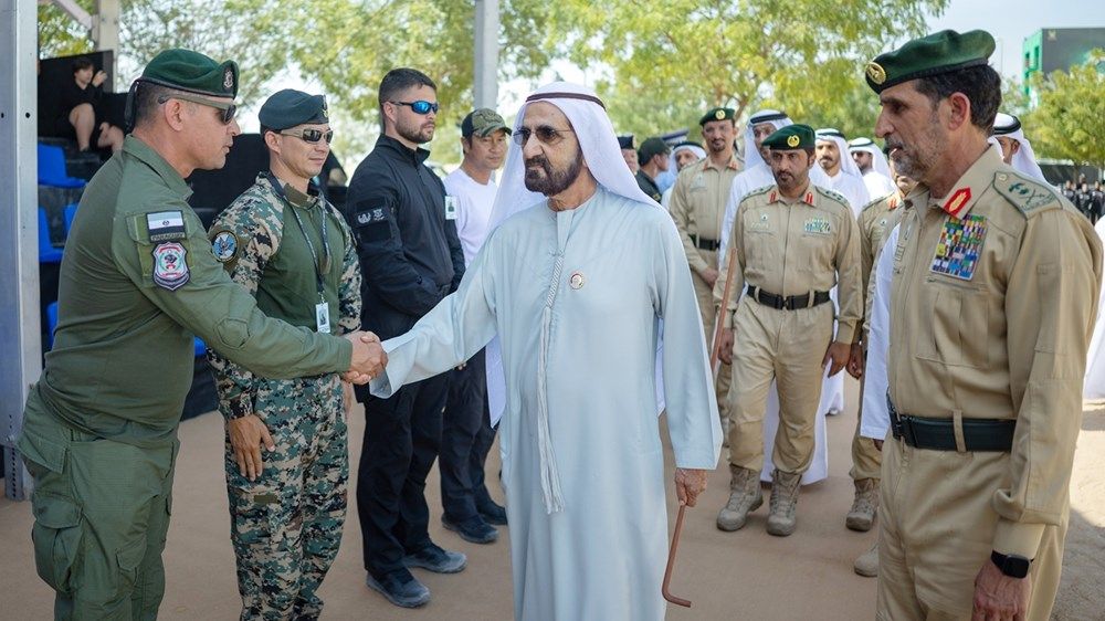 محمد بن راشد يشهد جانباً من منافسات اليوم الختامي من تحدي «سوات» ويشيد بمستوى الفرق