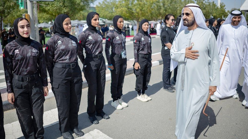 محمد بن راشد يشهد جانباً من منافسات اليوم الختامي من تحدي «سوات» ويشيد بمستوى الفرق