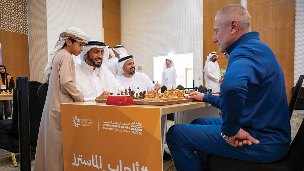 نهيان بن زايد وذياب بن محمد بن زايد يشهدان جانباً من فعاليات ألعاب الماسترز أبوظبي 2026