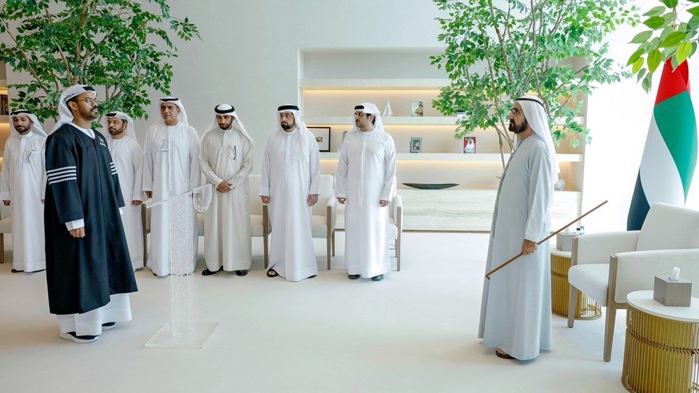 أمام محمد بن راشد.. 20 من أعضاء النيابة العامة الجُدد في دبي يؤدون اليمين القانونية