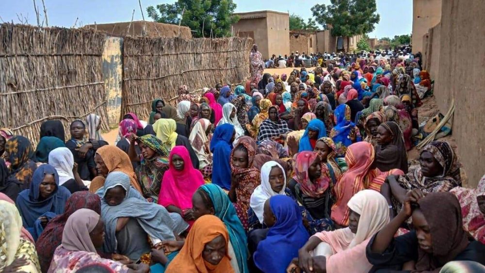 كيف حولت أبوظبي الإغاثة والهلال الأحمر إلى غطاء لتهريب السلاح للدعم السريع