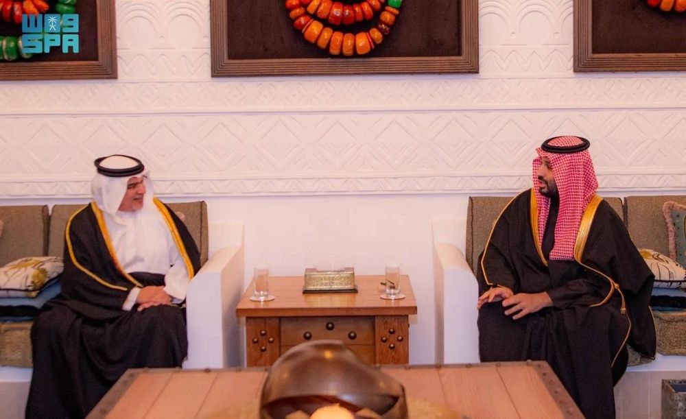 ولي العهد ونظيره البحريني يستعرضان العلاقات التاريخية وفرص التعاون