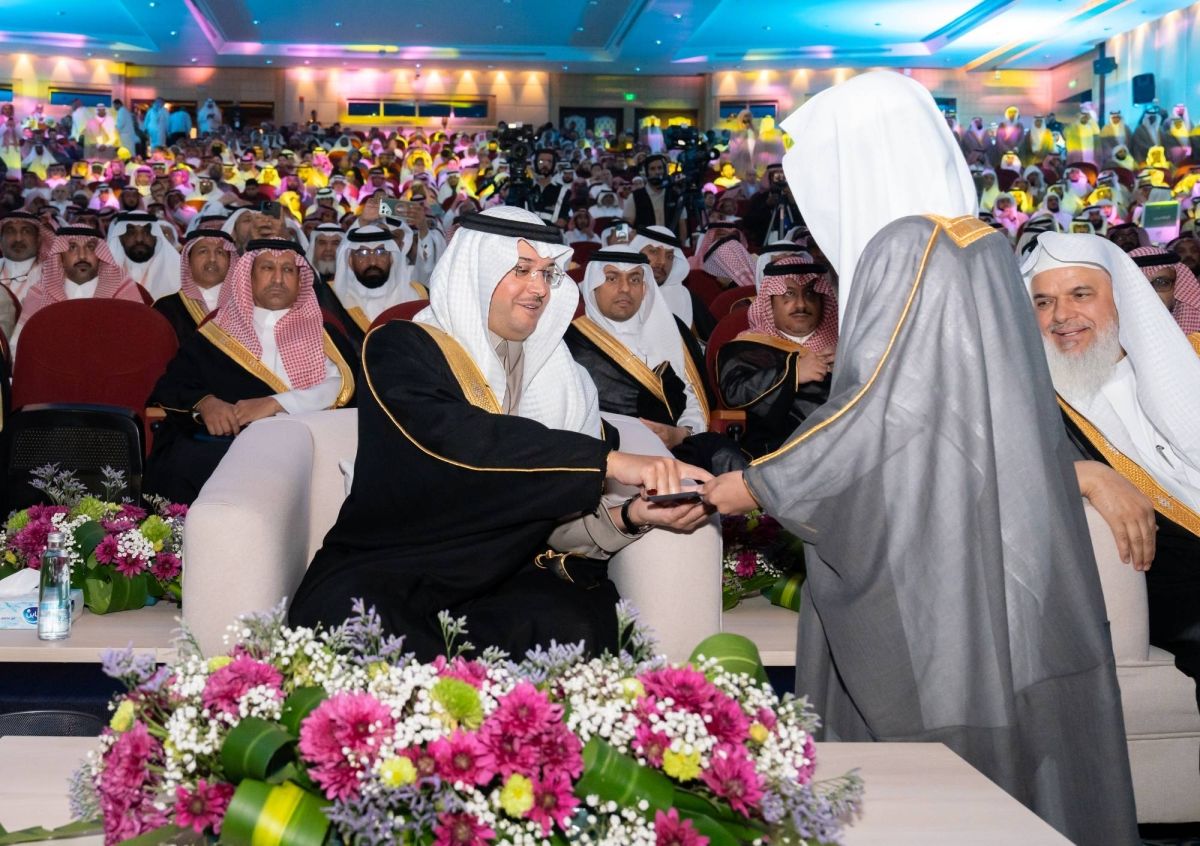 مُحافظ الأحساء يُرعى حفل تكريم 455 حافظًا ومجازًا في حفل "خير أهل المشرق 2"