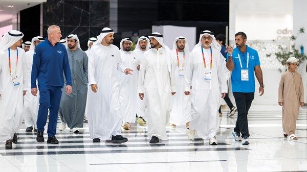 نهيان بن زايد وذياب بن محمد بن زايد يشهدان جانباً من فعاليات ألعاب الماسترز أبوظبي 2026