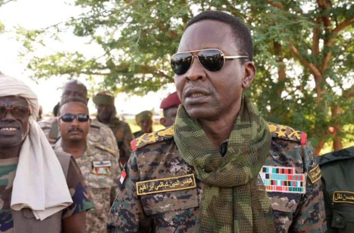 كباشي يحيي صمود مواطني شرق النيل ويوجه بزيادة محولات الكهرباء ومكاتب السجل المدني بالمنطقة