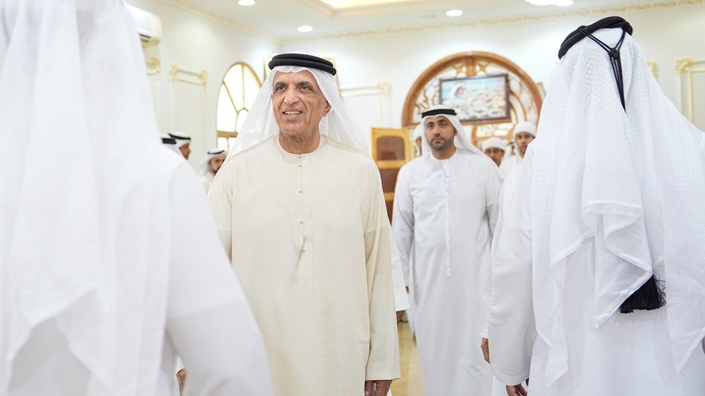 سعود بن صقر يعزي في وفاة مريم علي أبو ليلة