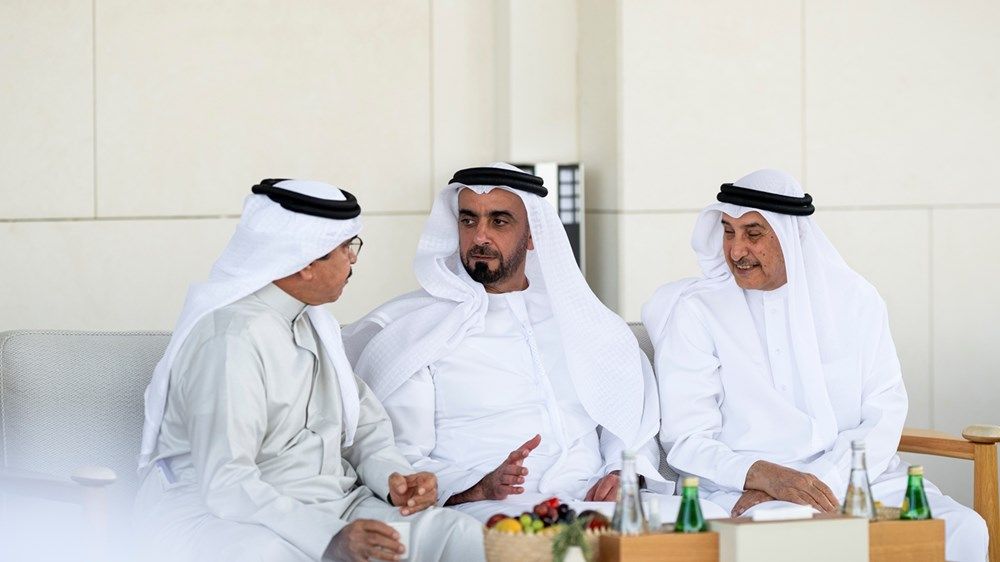 رئيس الدولة يستقبل ولي عهد البحرين