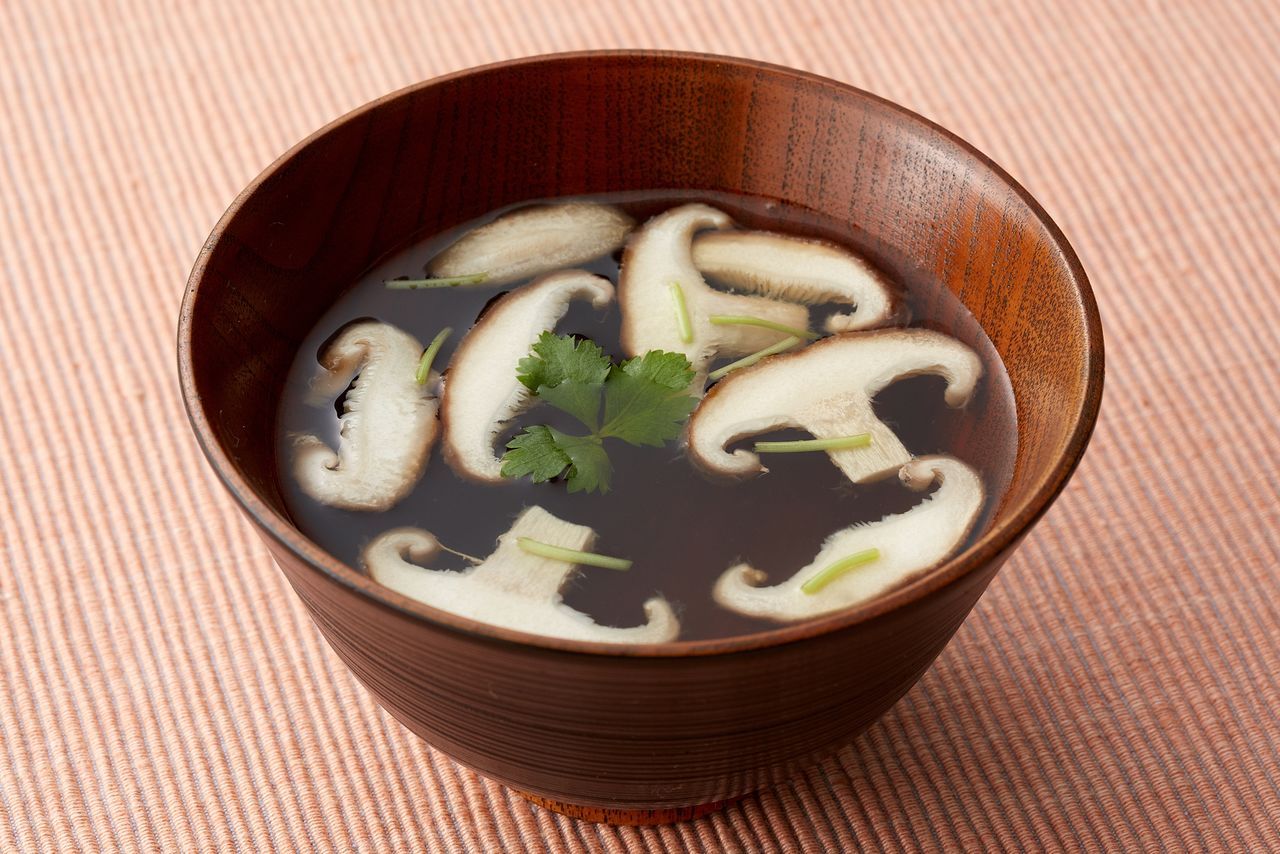 اليابان | شيتاكي… بساطة المكوّن وعمق النكهة في المطبخ الياباني