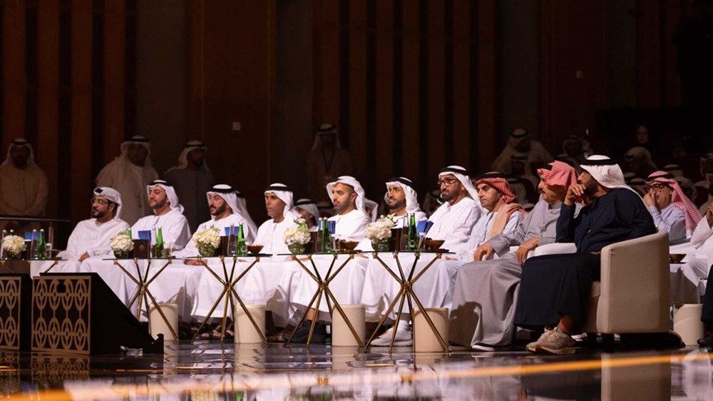ولي عهد رأس الخيمة ونهيان بن زايد يتوجان الفائز في الموسم الـ12 لبرنامج شاعر المليون