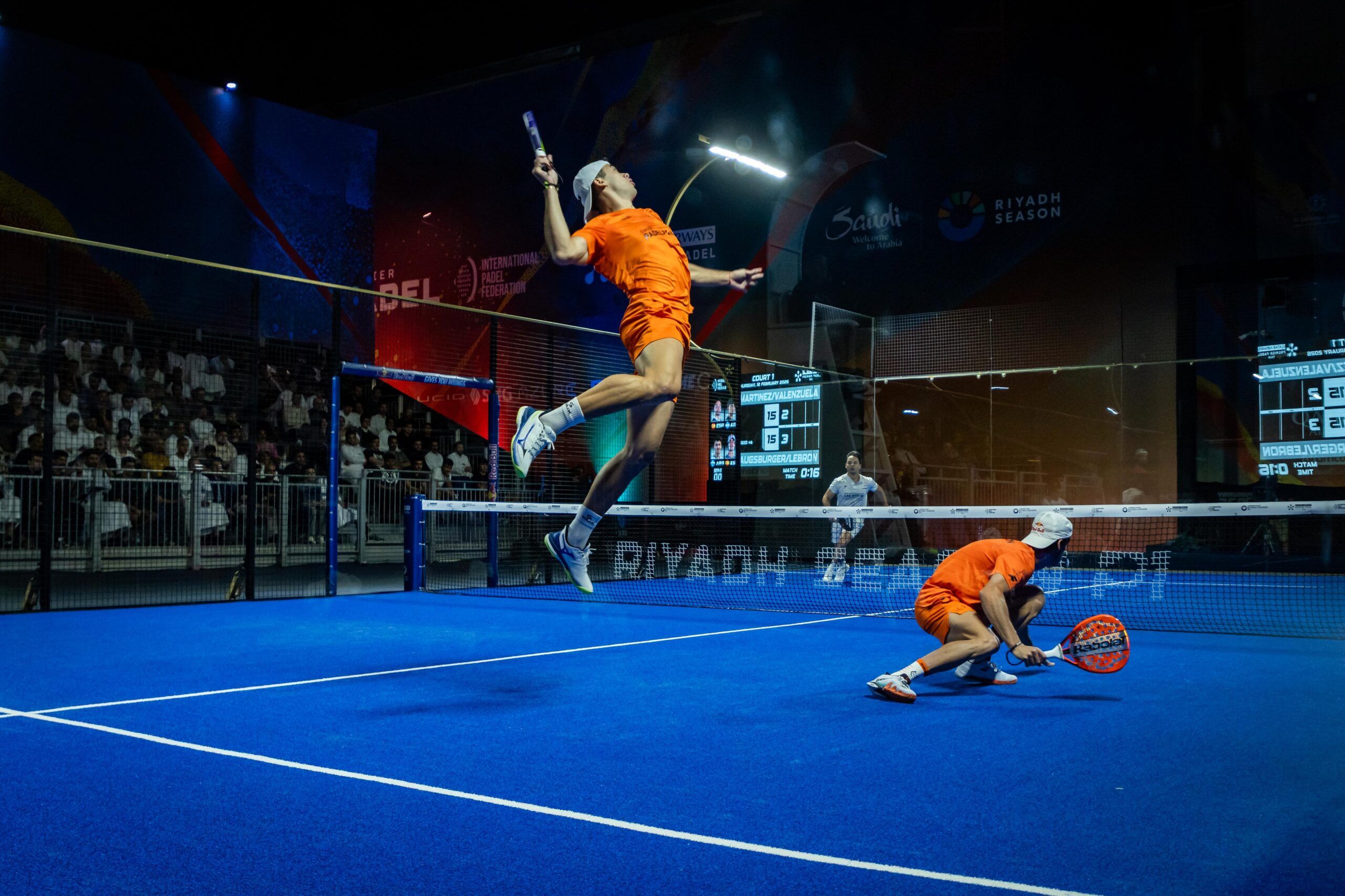 تأهل تابيا بعد انسحاب منافسيه… وبقية الفرق تحسم بطاقاتها في ربع النهائي ببطولة Premier Padel Riyadh Season P1