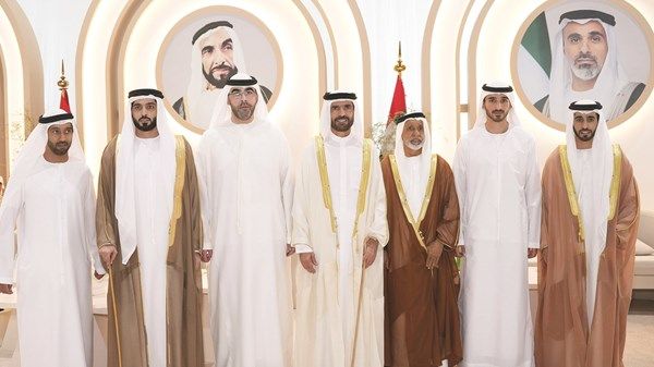 نائب حاكم أم القيوين يحضر حفل زفاف عبدالعزيز بن فيصل القاسمي