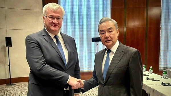 أوكرانيا: بإمكان الصين المساعدة في إنهاء الأزمة