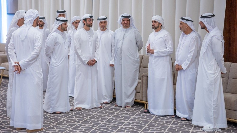 حمدان بن محمد يقدّم واجب العزاء في وفاة عبدالمجيد صديقي