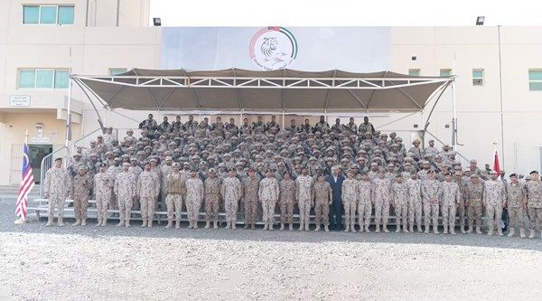 القوات المسلحة الإماراتية والماليزية تُنفِّذان تمرين «درع الصحراء 8» المشترك