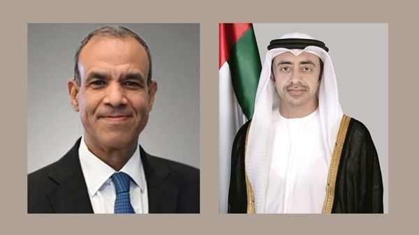 عبدالله بن زايد ووزير خارجية مصر يبحثان العلاقات الأخوية والأوضاع الإقليمية