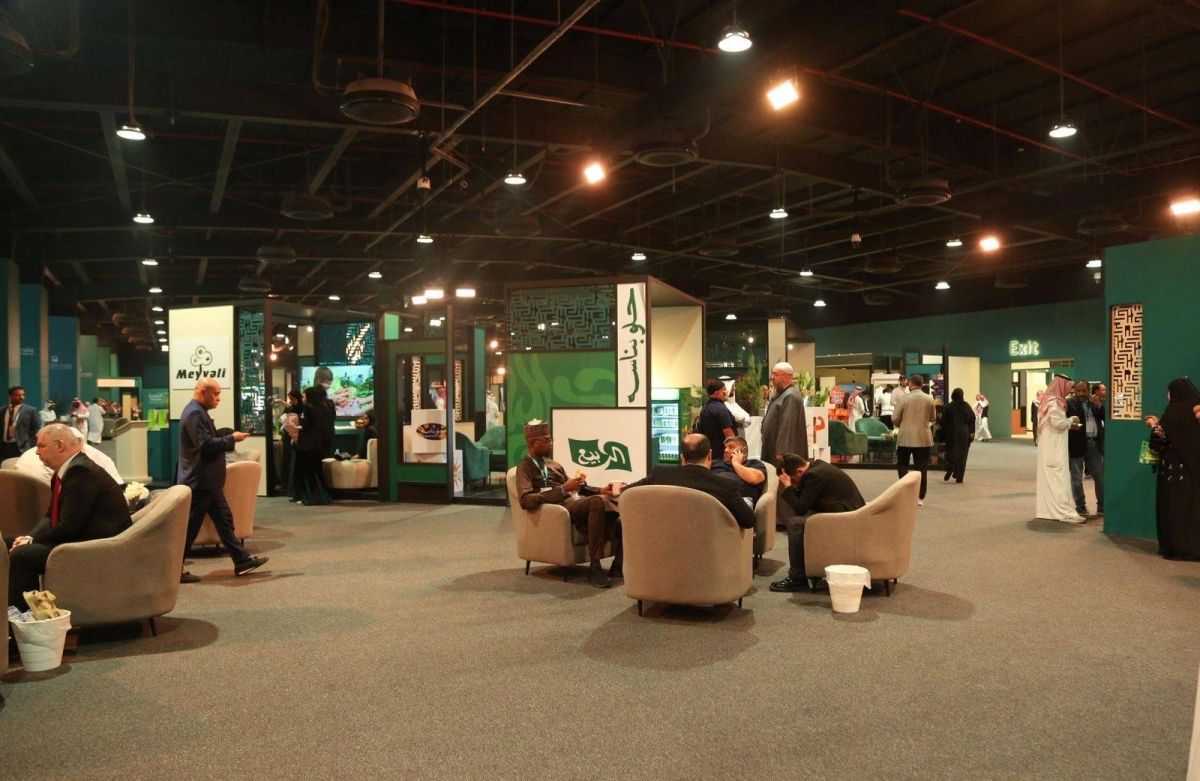 المعايير الموحّدة ركيزة لتطوير صناعة الحلال وتعزيز احترافيتها في التجارة العالمية