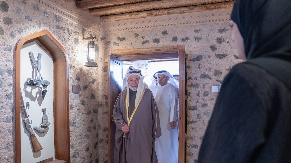 حاكم الشارقة يفتتح حصن فِلي