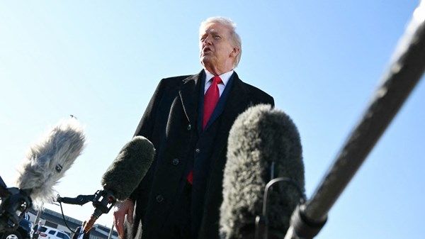 ترامب يطالب الرئيس الأوكراني بـ«التحرك» بشأن اتفاق السلام