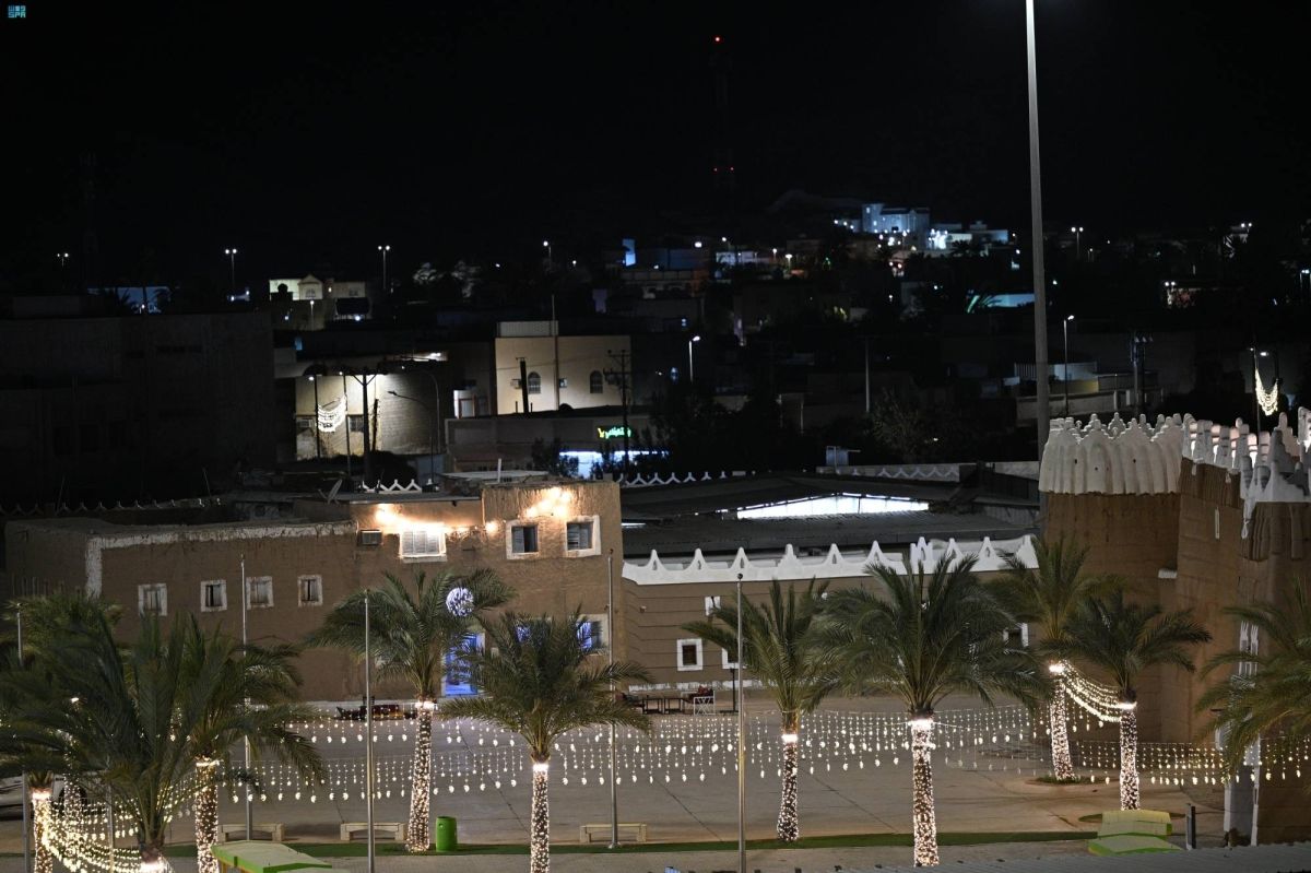 شوارع نجران وميادينها تتزين بالفوانيس مع قرب شهر رمضان
