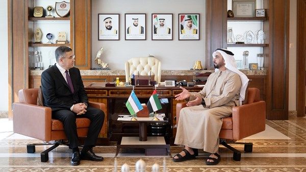 سيف بن زايد يلتقي وزير الداخلية الأوزبكي