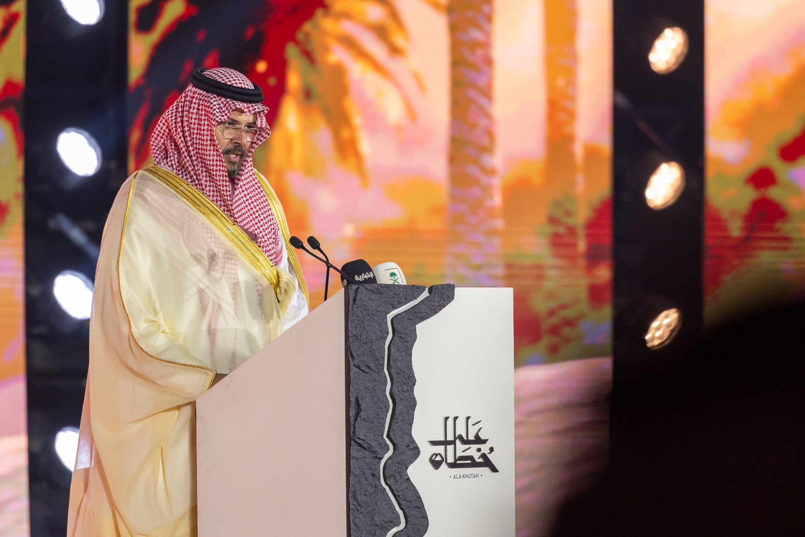 بحضور تركي آل الشيخ وعدد من أصحاب المعالي… أمير منطقة المدينة المنورة يدشّن مشروع “على خطاه”