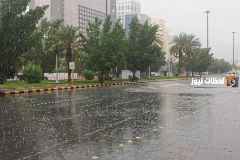 تحذيرات الطقس: السعودية ترفع مستوى التحذير إلى اللون الأحمر في الطائف بسبب الأمطار الغزيرة
