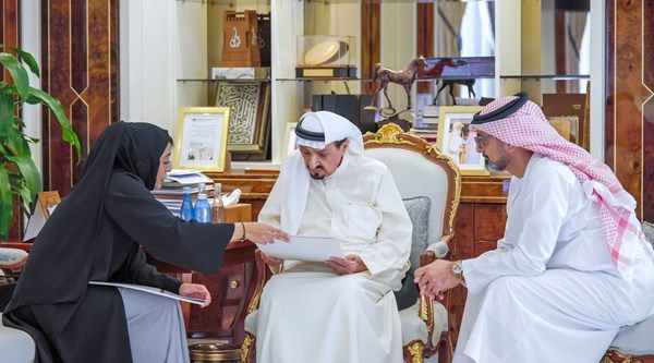 حاكم عجمان يطلق مبادرة "شركاء الوقف المجتمعي" ويطلع على تقرير الأوقاف
