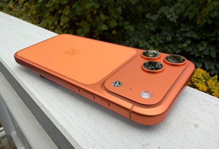 تكنولوجيا: آيفون 18 قد يأتي ببطاريات أكبر في جميع الإصدارات عالميًا