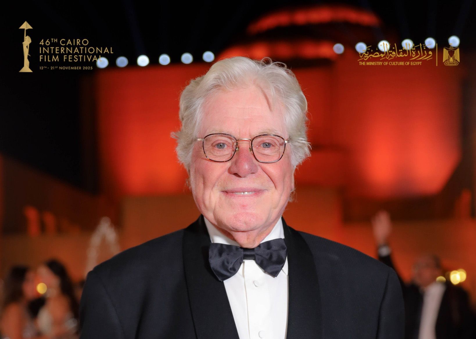 بعد تصريحاته الأخيرة… توضيح رسمي من حسين فهمي