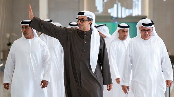 منصور بن زايد: بالكفاءات الوطنية نرسّخ اقتصادا أكثر قوة واستدامة