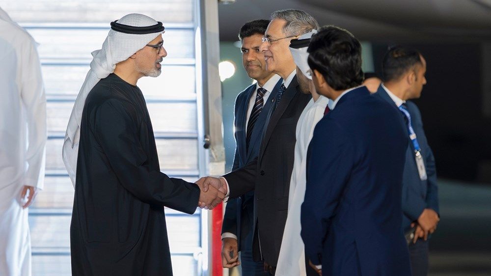نيابة عن رئيس الدولة.. ولي عهد أبوظبي يصل إلى العاصمة الهندية نيودلهي للمشاركة في أعمال «قمة تأثير الذكاء الاصطناعي»