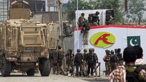 باكستان.. مقتل 11 عنصر أمن في هجوم على نقطة تفتيش