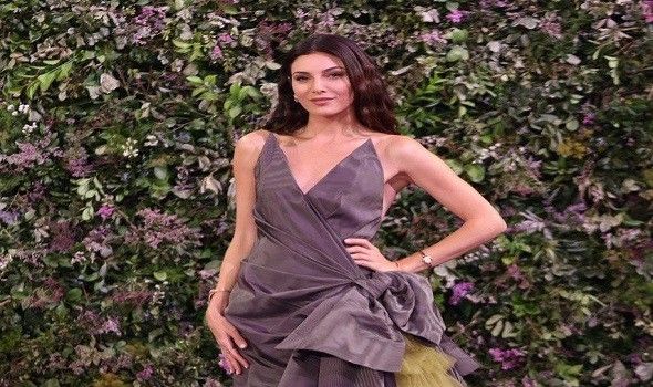 في ذكرى ميلاد كريستيان ديور إطلالات النجمات تتألق بتوقيع الدار الفرنسية