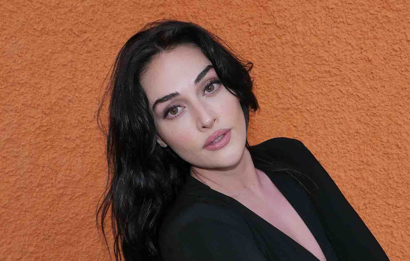 إسراء بيلجيتش وفاروق صابانجي إلى القفص الذهبي صيف ٢٠٢٦