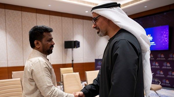 على هامش قمة تأثير الذكاء الاصطناعي.. ولي عهد أبوظبي يلتقي رئيس جمهورية سريلانكا