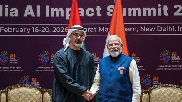 ولي عهد أبوظبي يلتقي رئيس وزراء جمهورية الهند على هامش قمة تأثير الذكاء الاصطناعي
