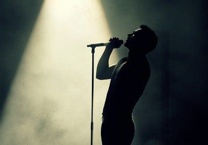 خطوة تاريخية للفنان اللبناني: الأمن العام يفرض آلية رسمية لاستقدام النجوم العرب والأجانب