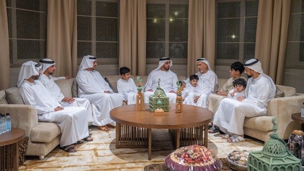 سيف بن زايد يعزي في وفاة عبدالمجيد صديقي