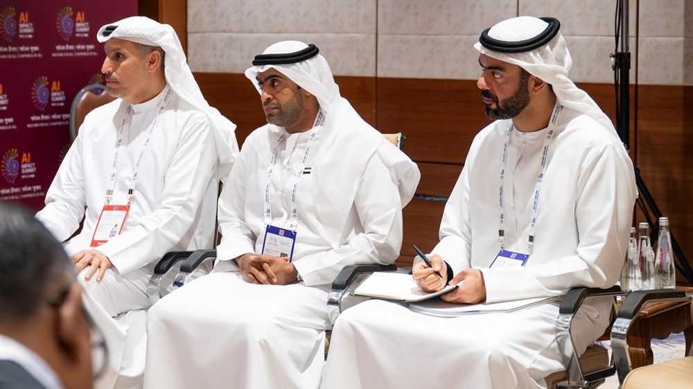 على هامش قمة تأثير الذكاء الاصطناعي.. ولي عهد أبوظبي يلتقي رئيس جمهورية سريلانكا