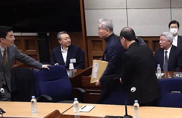 محكمة في كوريا الجنوبية تصدر حكماً في قضية الرئيس السابق يون