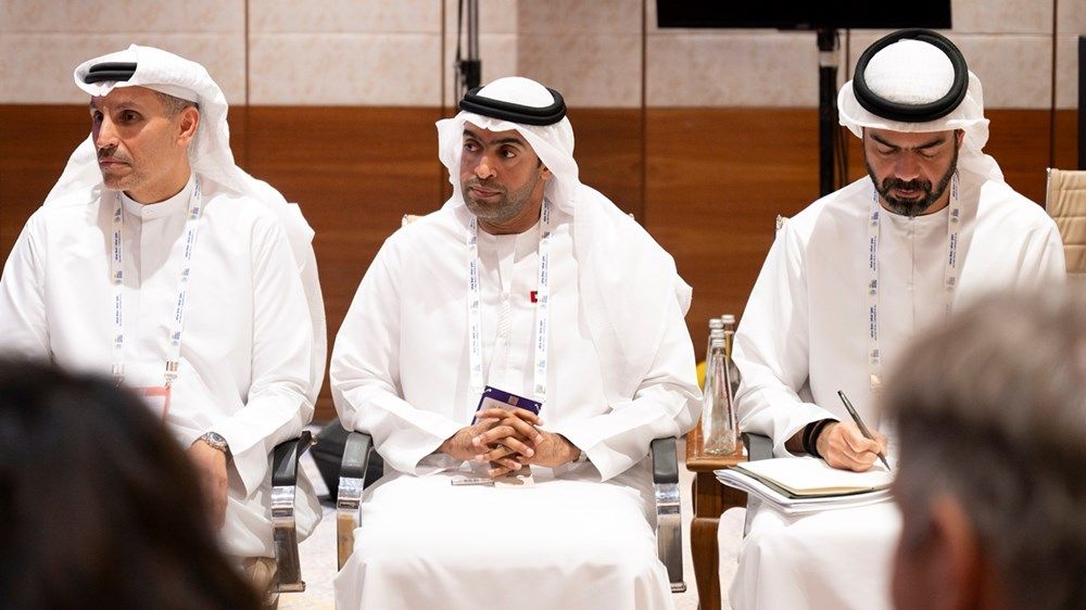 ولي عهد أبوظبي يلتقي رئيس الاتحاد السويسري على هامش قمة تأثير الذكاء الاصطناعي