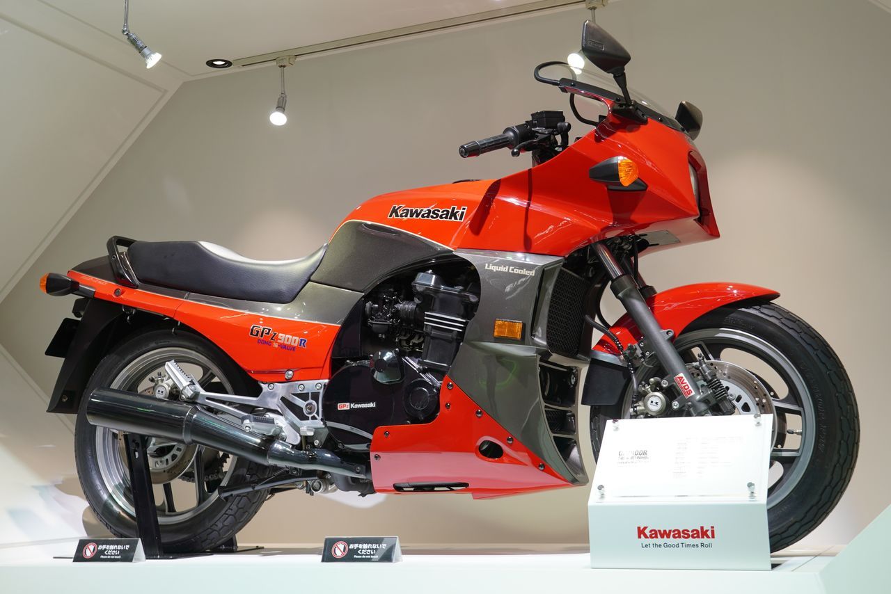 اليابان | من النينجا إلى الكاتانا... كيف نجحت الدراجات النارية اليابانية بأسمائها الأسطورية في غزو العالم؟